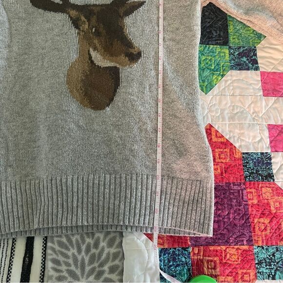 H&M Crew Neck Sweater size Small Gray Deer Knit Preppy Reindeer Jumper - Picture 9 of 11